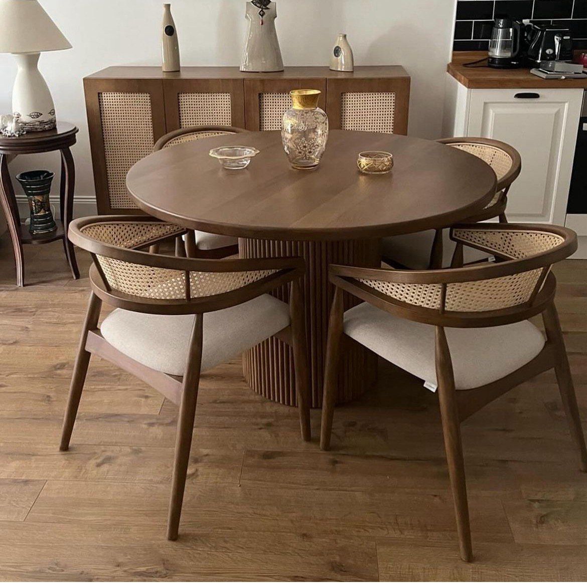 d816f3d6756369bbb2aff8619f9c51ab Practical Modern Dining Set - Image 1